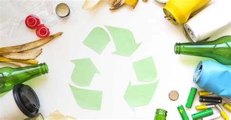 Recikliranje Ali Mečeš Prave Odpadke V Pravi Koš