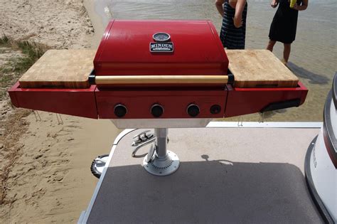 There's the permanently mounted variety, which as the name implies, can be permanently mounted onto your these are usually attached to the boat railing using a mounting kit, and are actually quite convenient when it comes to cleaning and maintenance. Custom made Pontoon Boat Propane BBQ Grill Mounted on the ...