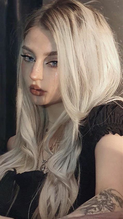 Pin By Spiro Sousanis On Djerq Emo Hair Color White Blonde Hair Goth Beauty