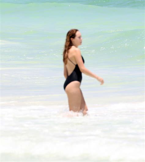 Alycia Debnam Carey In Black Swimsuit 2017 08 Gotceleb