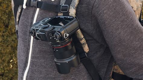 Fstoppers Reviews The Peak Design Capture Camera Clip V3 A New Slim