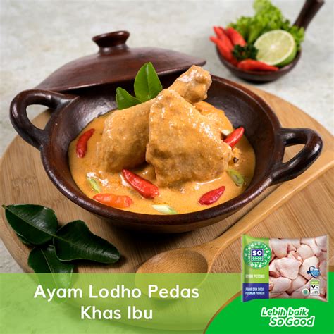 Le tempe ou tempeh est fabriqué à partir de graines de soja (glycine max) dépelliculées.les graines sont cuites, écrasées puis ensemencées avec un champignon du groupe des zygomycètes, rhizopus oligosporus (en) (rhizopus microsporus var. Ayam Lodho Pedas Khas Ibu - So Good