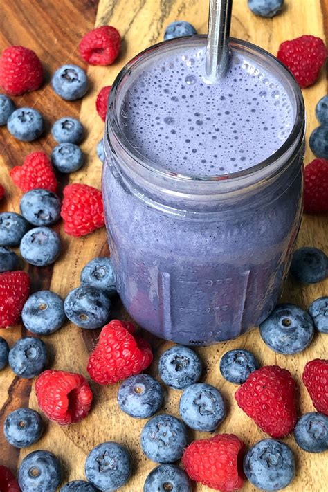 Delicious Low Carb Berry Smoothie