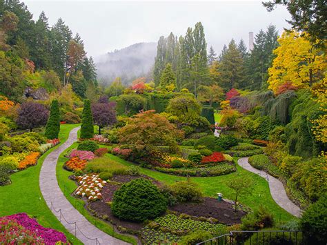 5 Must Visit Fall Foliage Getaways In Canada