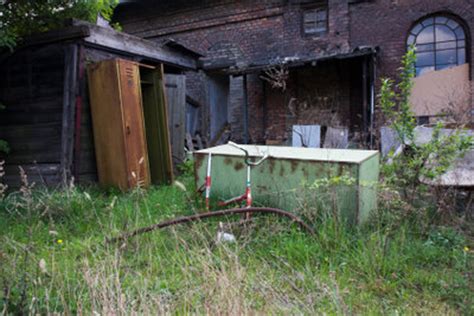 Mit strom und wasser, ist aber kein muss. Garten Zum Pachten - Gartengestaltung Idee