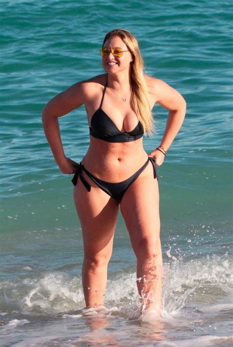 Plus Size Model Iskra Lawrence Is The Picture Of Body Confidence As She