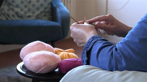 Italy T From Women To Other Women Volunteers Offer Free Knitted Prosthetics For Breast
