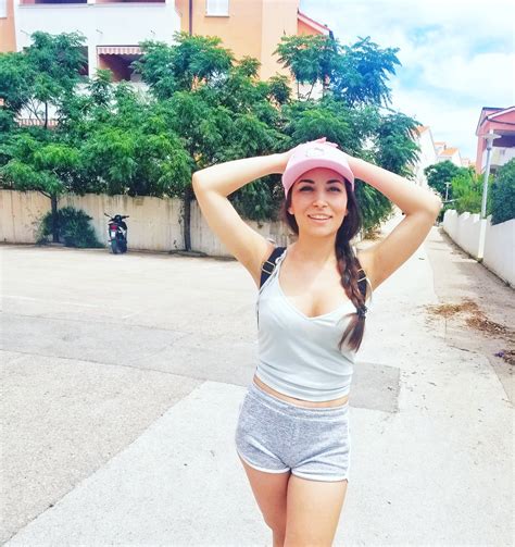 Alinity On Twitter Summer Days Btw I Am Live Right Now Https T