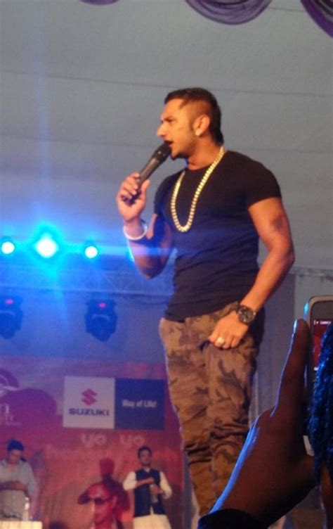 Singer Yo Yo Honey Singh Unplugged On Campus Missmalini