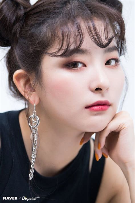 Pin By Magela Monzon On Seulgi Red Velvet Pretty Makeup Looks Red
