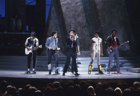 35 Years Ago Today Michael Jackson Moonwalked On Tv For The First Time
