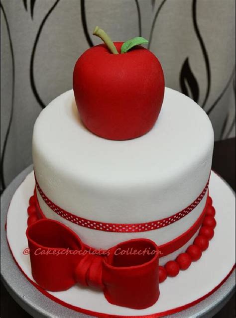 On april 1st, 1976, apple computers was officialy founded by steve jobs, steve wozniak and ronald wayne to sell the apple i computer kit, personally. Apple Shaped Birthday Cake (With images) | Dorty