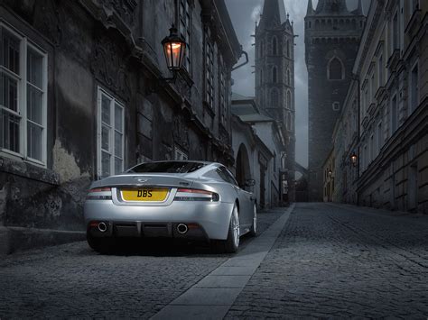 ELEGANT AND LUXURY CAR Aston Martin DBS (2008)