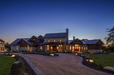 Fabulous Contemporary Twist On The Traditional Texas Farmhouse Texas