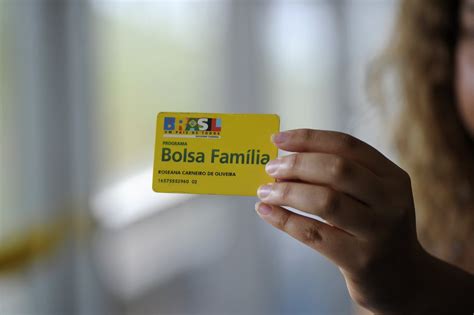 Através dele, 20 milhões de famílias que vivem em situação de pobreza, contam com o calendário do bolsa família 2021 é definido de acordo com a numeração final do cartão do beneficiário. Caixa divulga calendário de pagamentos do Bolsa Família em ...