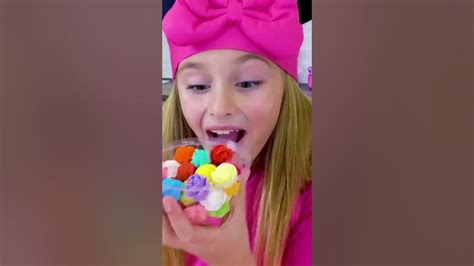 ¡sasha Y Max Están Haciendo Pasteles Shorts Youtube