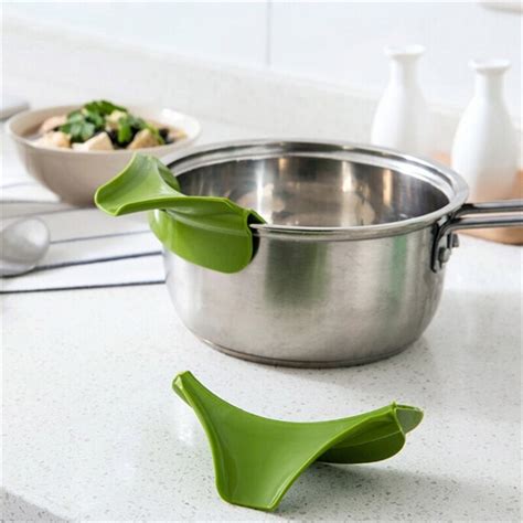 Multifunction Green Silicone Slip On Pour Spout Clip On Single Pouring