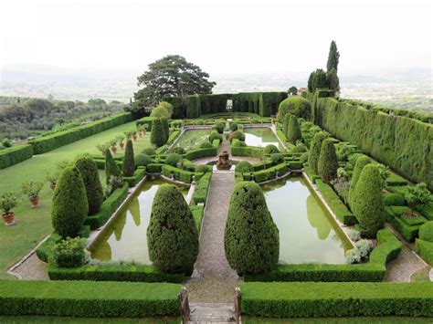 Le Jardin De La Villa Gamberaia Toscane La Terre Est Un Jardin