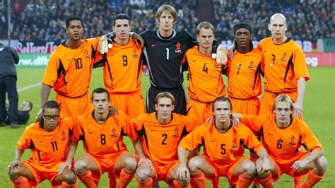 Op deze pagina bieden we je alle wedstrijden, uitslagen en statistieken van oranje aan. 'Design van EK-shirt Nederlands elftal uitgelekt' | RTL Nieuws