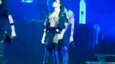Demi Lovatos Sexy Thriller Dance Youtube