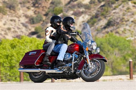 Expert tips on riding with a pillion passenger in singapore. TEAM Arizona Riding Tip:Pillion? What's Riding Pillion ...