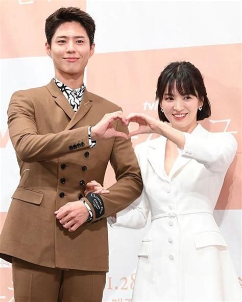 Theo một số nguồn tin, tất cả phụ kiện xa xỉ mà nhân vật soo hyun sử dụng đều thuộc sở hữu của chính song hye kyo. Song Hye Kyo dan Park Bo Gum Hadiri Konferensi Pers ...