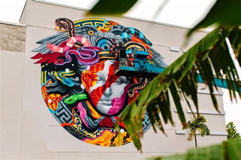 Tristan Eaton New Mural For Versace Pow Wow Honolulu Hawaii
