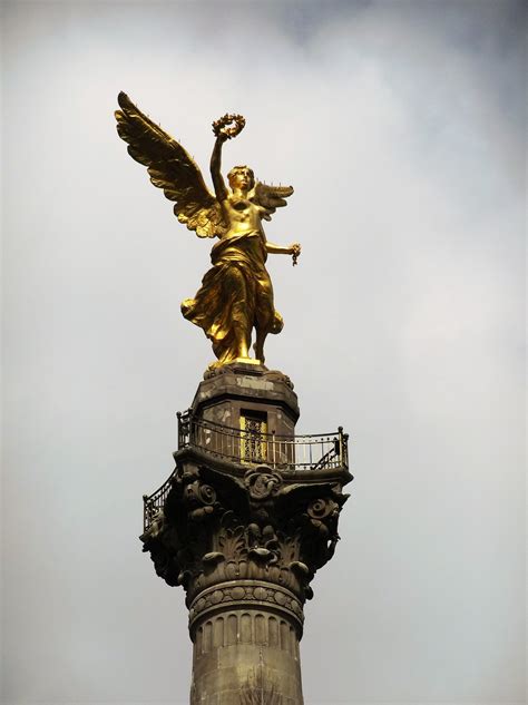 It was finally opened on september 16, 1910! Ángel de la Independencia: Ciudad de México - Tu guía de viaje