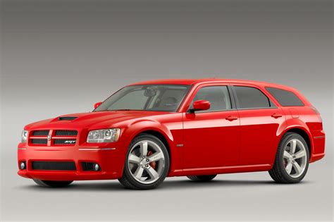 Buying A Used Dodge Magnum Is The Perfect Suv Antidote Carbuzz