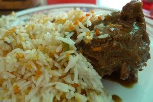 The restaurant is run by norafizah buang, 35, and her family, who are from johor and they specialise in nasi briyani and briyani gam johor. CT: Iftar Di Restoran Shahab Beriani House