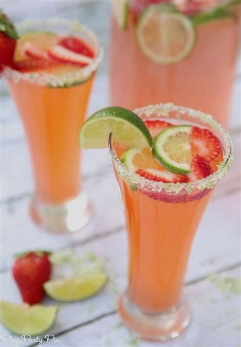 Pin By Michael Mcmahon On My Style Best Non Alcoholic Drinks Strawberry Mocktail Recipe