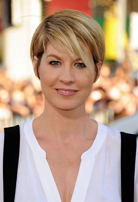It's typically cut to flatter mature ladies with naturally bobs are known for their amazing versatility even with less length. 40 Anti-Aging Short Hairstyles for Older Women