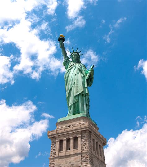 Das höchste gebäude der welt ist das empire state building schon lange nicht mehr, aber immer noch gehört es zu den bekanntesten wolkenkratzern new yorks. Ramona