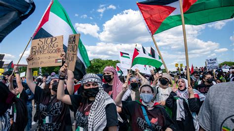 In Washington Hundreds Take Part In Pro Palestinian Protests The New York Times