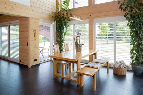 Holz der langsam wachsenden fichte aus. Einfamilienhaus in Holz-Putz-Kombination, Stommel-Haus ...