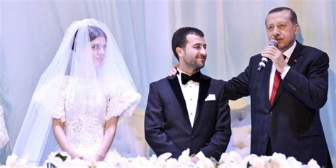 Gazeteci aslı aydıntaşbaş'ın eski eşi. Erdoğan, Aslı Çakır Alptekin'den de en az 3 çocuk istedi