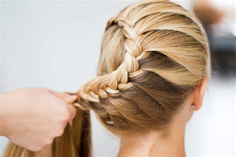 Peinados Fáciles De Hacer Con Trenzas De Lado Que Te Darán Un Look