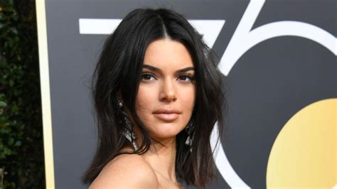 Kendall Jenner Opens Up About Her Golden Globes Acne ‘never Let That S