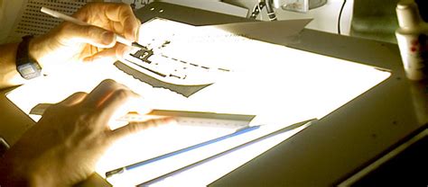 The light beads emit light lines, which distribute themselves in each corner of the photo studio. Best Lightbox Art Board For Drawing & Tracing
