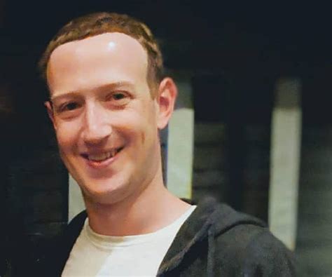 Mark Zuckerberg Biography - Facts, Childhood, Family Life & Achievements