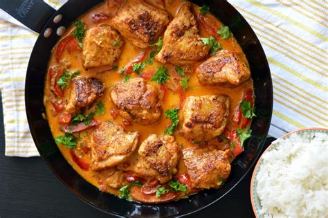 Hähnchen in Paprika-Sahnesoße