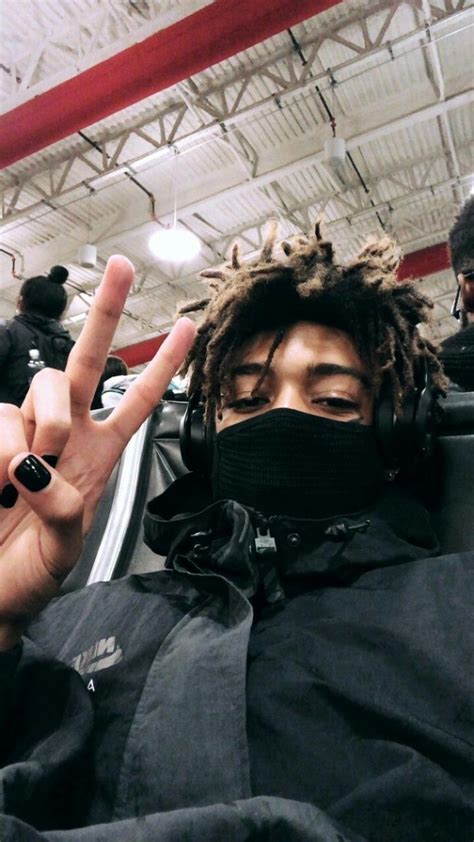 Pin By ☁🔮⏳ Sharni ⌛🔮☁ On ♥ Scarlxrd ♥ Rappers Dreads Poses