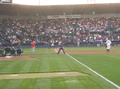 Bekende spelers die in cheney stadium gespeeld omvatten baseball hall of fame inductees juan marichal , gaylord perry. Tacoma Rainiers 5, Portland Beavers 2, Cheney Stadium, Tac ...
