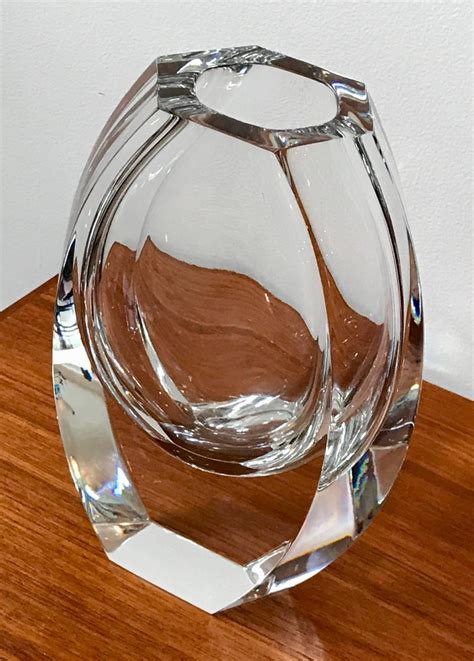 Modern Crystal Vase With Plenty Of Styles From Glass Vases To Contemporary Objet