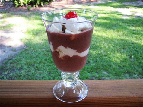 I honestly believe that chocolate is the closest we can get to heaven as mortals. LOW-FAT CHOCOLATE BANANA PARFAITS