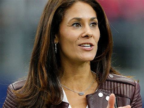 Tracy Wolfson's Height in cm, Feet and Inches - Weight and Body Measurements - Famous Height
