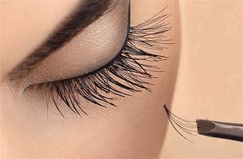 Risks And Benefits Of Eyelash Extensions What To Expect
