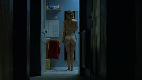 Nude Video Celebs Sophie Quinton Nude Les Liens Du Sang 2003