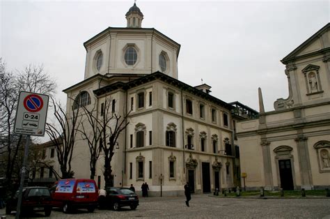Milán de la mano de Umberto Eco: Iglesia de San Bernardino alle Ossa ...