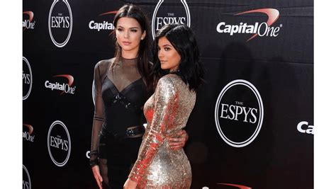 Kendall And Kylie Jenner Attend Drakes New Years Eve Party 8days